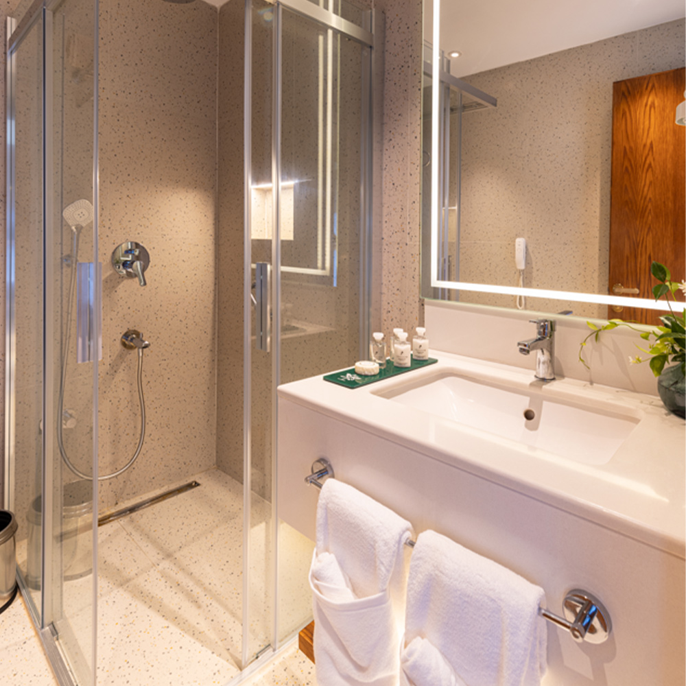 The-Xon-Hotel-BANYO-1-2